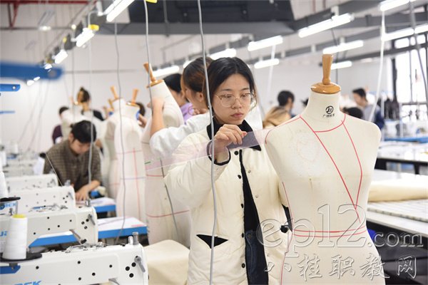 广西纺织工业学校2024年校级技能比赛服装制作赛项圆满落幕